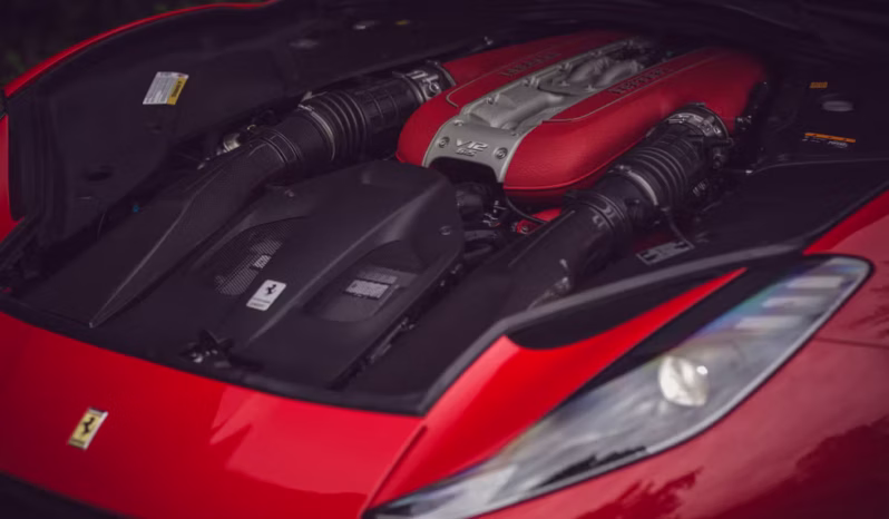 
								Ferrari 812 Superfast full									