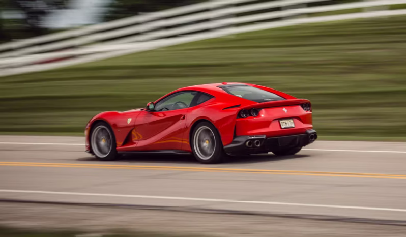 
								Ferrari 812 Superfast full									