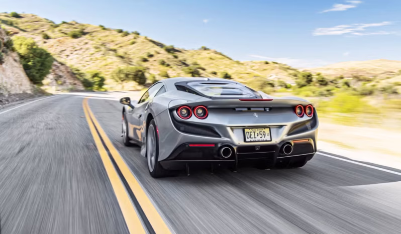 
								Ferrari F8 Tributo full									
