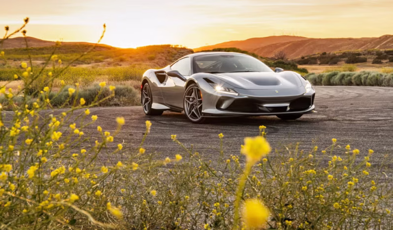 
								Ferrari F8 Tributo full									