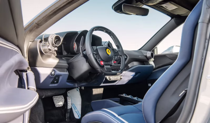 
								Ferrari F8 Tributo full									