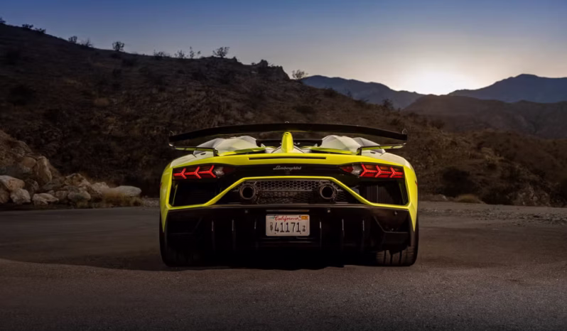 
								Lamborghini Aventador SVJ full									