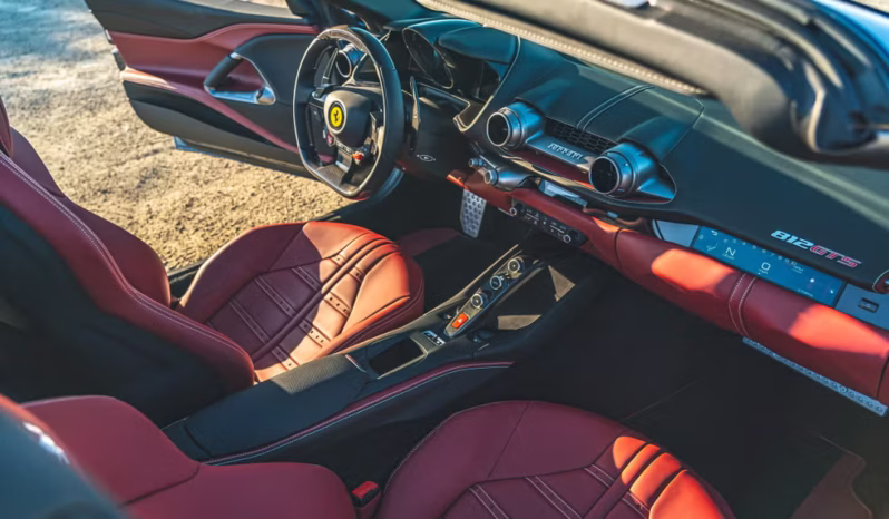 
								Ferrari 812 GTS full									