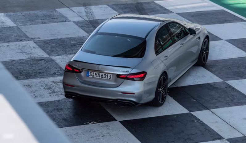 
								Mercedes Benz E63 AMG full									