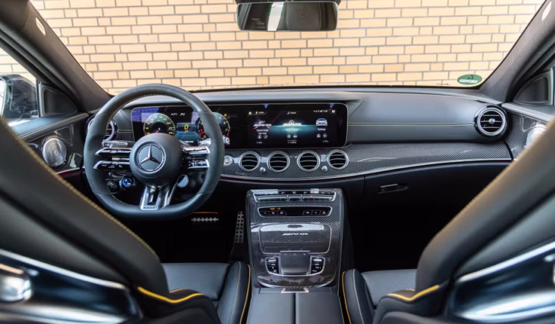 
								Mercedes Benz E63 AMG full									