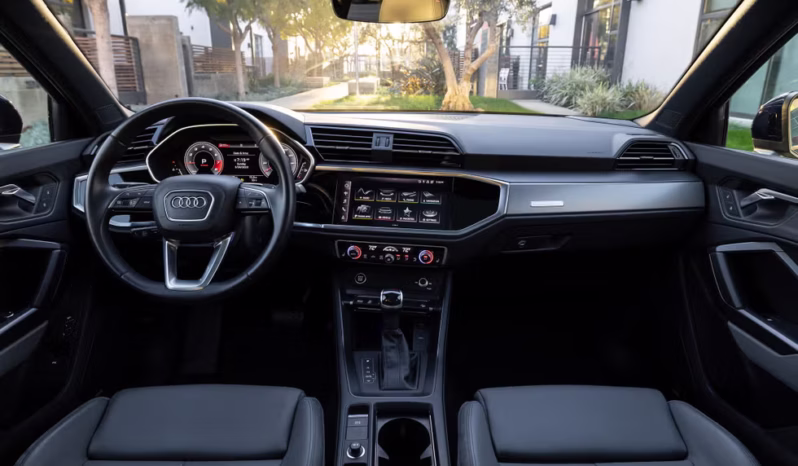 
								Audi Q3 full									