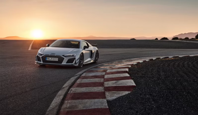 
								Audi R8 V10 full									