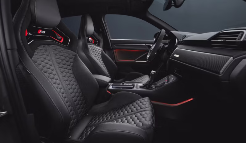 
								Audi RS Q3 full									