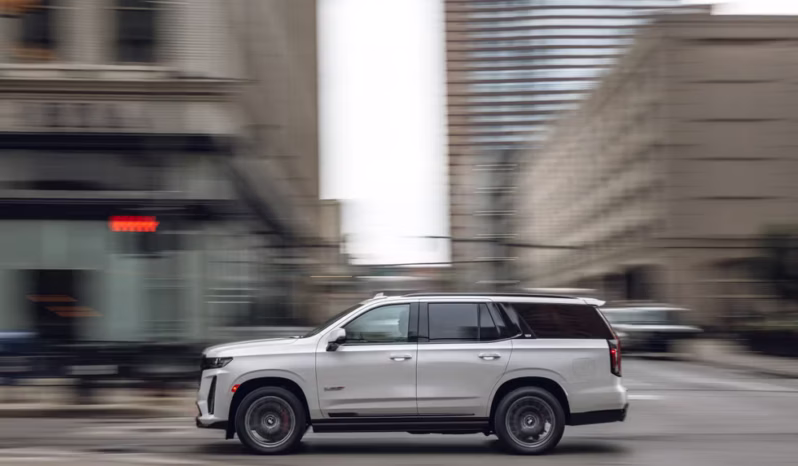 
								Cadillac Escalade V full									