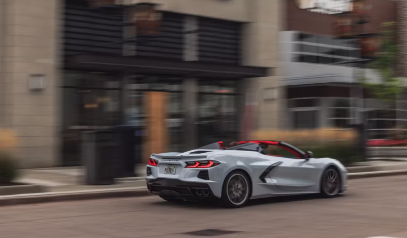 
								Chevrolet Corvette C8 Stingray full									