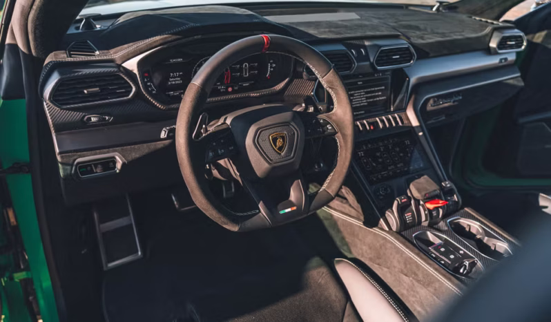 
								Lamborghini Urus full									