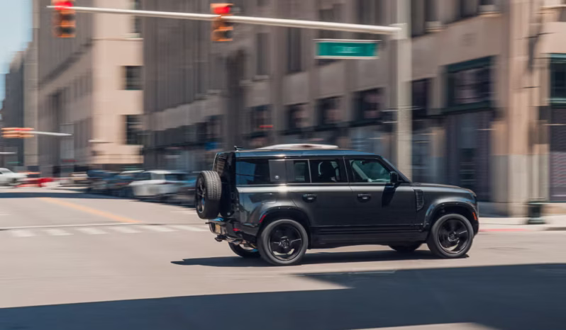 
								Land Rover Defender V8 full									