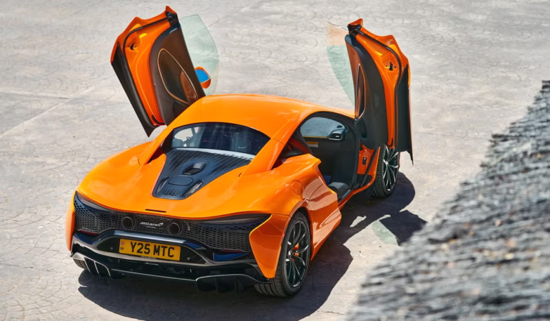 
								Mclaren Artura full									