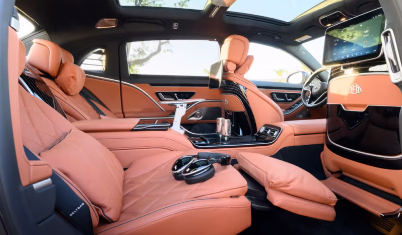 
								Mercedes Benz S680 Maybach full									