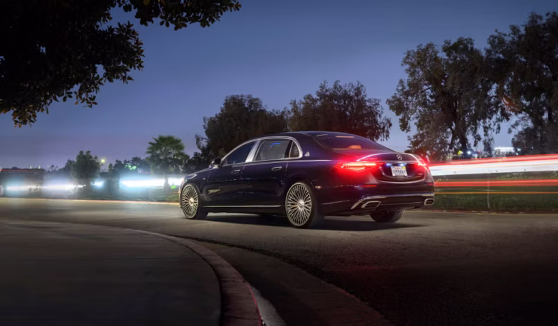 
								Mercedes Benz S680 Maybach full									