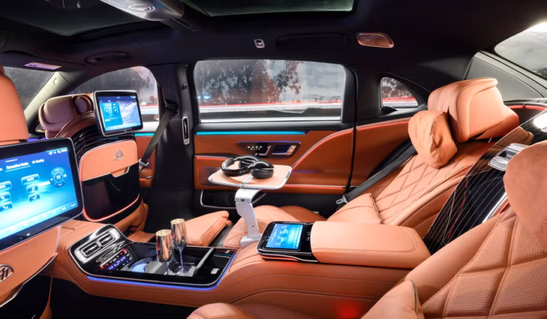 
								Mercedes Benz S680 Maybach full									