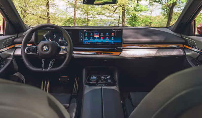 
								BMW 520i full									