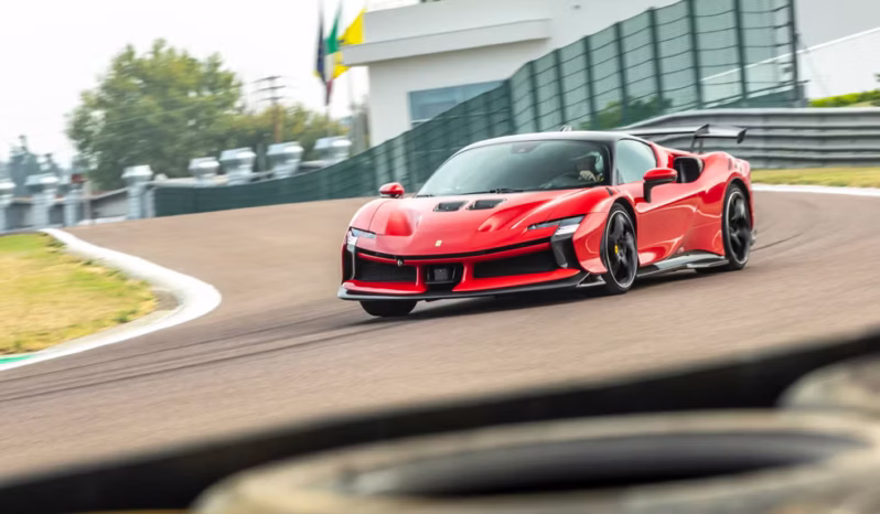 
								Ferrari SF90 Stradale full									