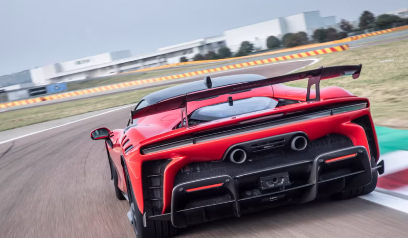 
								Ferrari SF90 Stradale full									