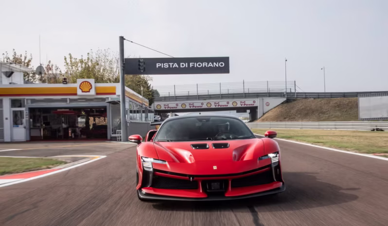 
								Ferrari SF90 Stradale full									