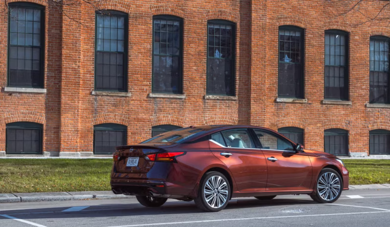 
								Nissan Altima full									