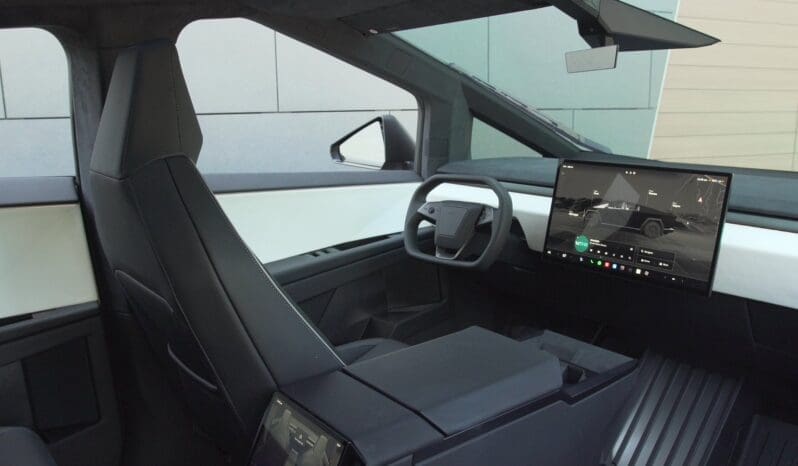 
								Tesla Cybertruck full									