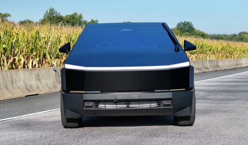 
								Tesla Cybertruck full									