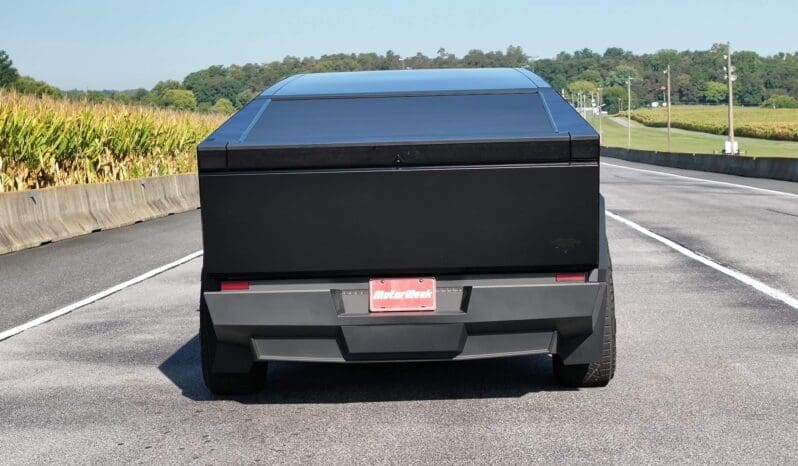 
								Tesla Cybertruck full									