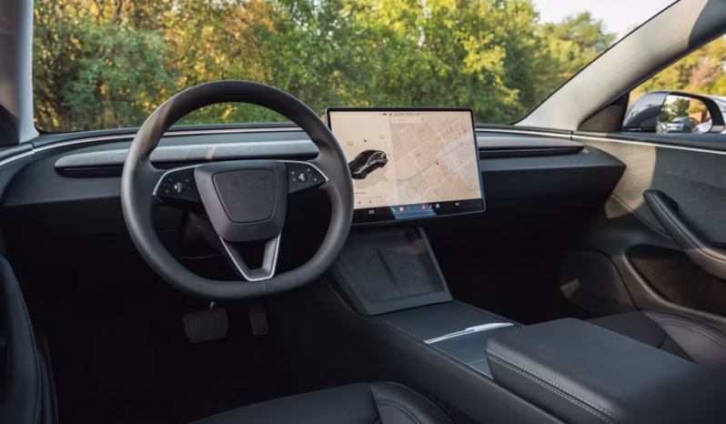 
								Tesla Model 3 full									
