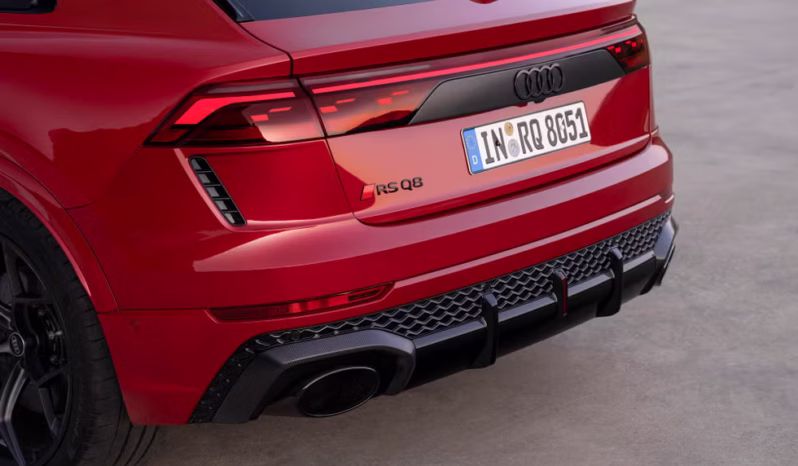 
								Audi RSQ8 full									