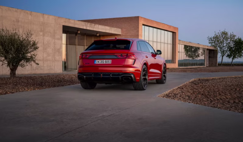 
								Audi RSQ8 full									