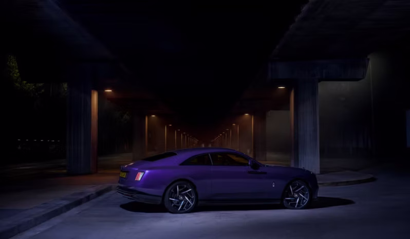 
								Rolls Royce Spectre full									