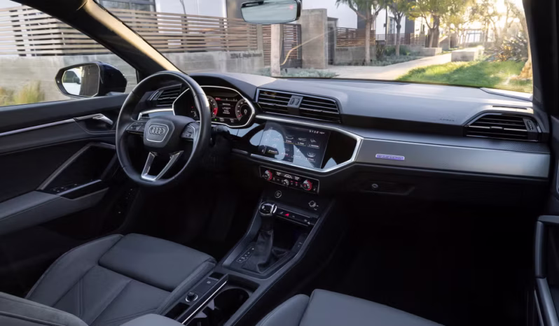 
								Audi Q3 full									