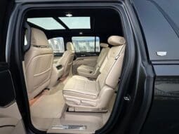 
										Cadillac Escalade ESV 2022 full									