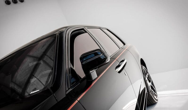 
								Rolls Royce Cullinan Black Badge full									