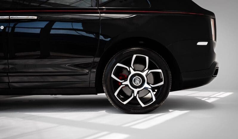 
								Rolls Royce Cullinan Black Badge full									