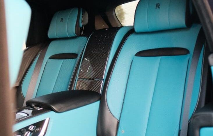 
								Rolls Royce Cullinan Black Badge full									