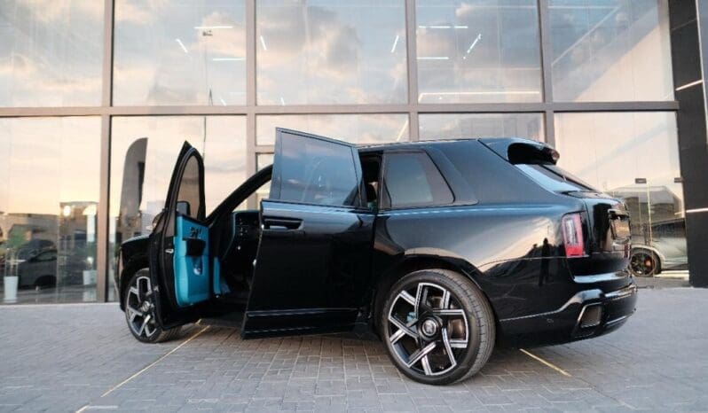 
								Rolls Royce Cullinan Black Badge full									