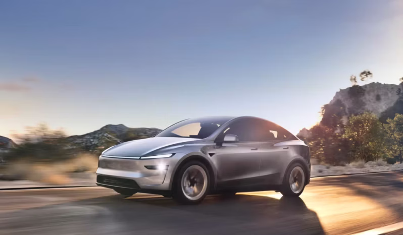
								Tesla Model Y full									