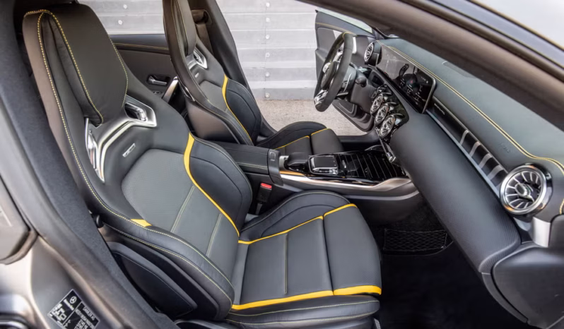 
								Mercedes Benz CLA45 AMG full									