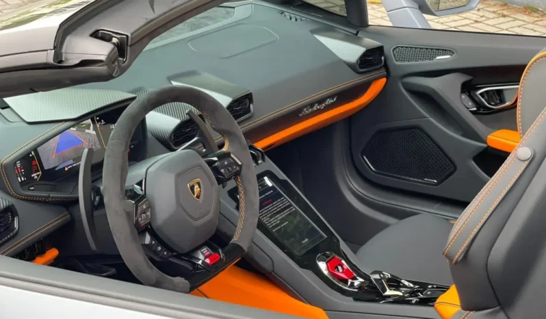 
								Lamborghini Huracan Evo Spider 2024 full									