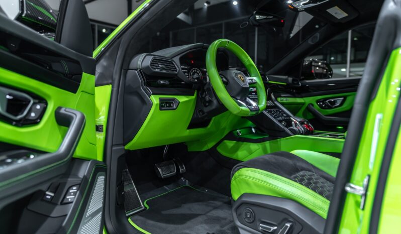 
								Lamborghini URUS 2022 full									
