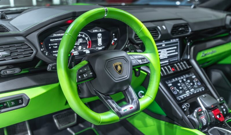 
								Lamborghini URUS 2022 full									